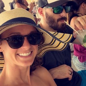 Meet your Posher, Danesa